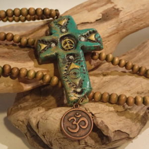 COLLIER croix hippie Om indien / Peace and love Atome CROCHU ®
