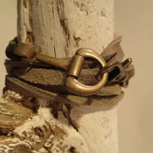 Bracelet cuir et cuivre avec mousqueton et forme "mors d'équitation" chevaux Atome CROCHU®