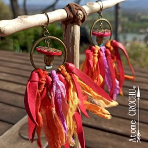 Boucles d'oreilles bohème Atome crochu® rose fushia rouge orangé