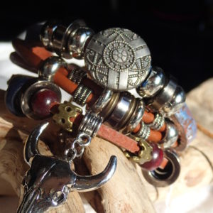 Bracelet cuir camel tête de vache argent et bleu cow skull Atome CROCHU ®