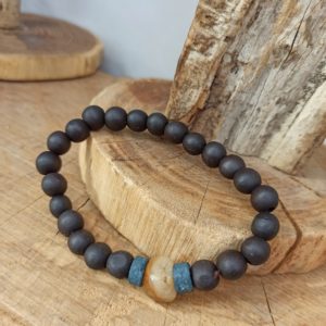 Bracelet bois satiné noir homme 8 mm  avec pierre