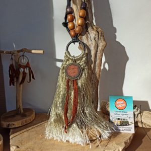 Collier macramé or et blanc avec médaille hippie soul Atome CROCHU bijoux ™