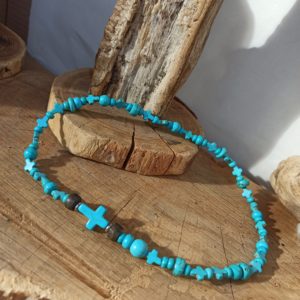 Ras de cou CROIX bleu turquoise Atome CROCHU créations